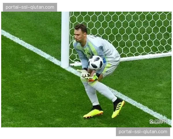 瞬间聚焦：诺伊尔神扑后怒吼，激励后防线顶住皇马攻势